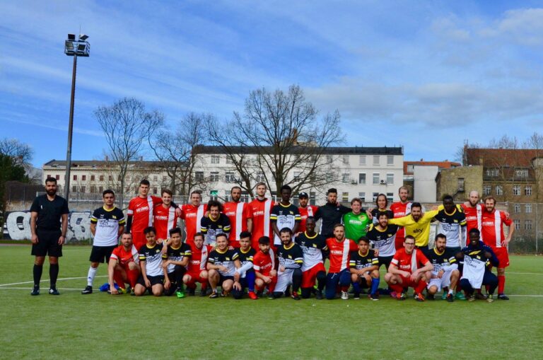 Freundschaftsspiel Champions United – Roter Stern Berlin